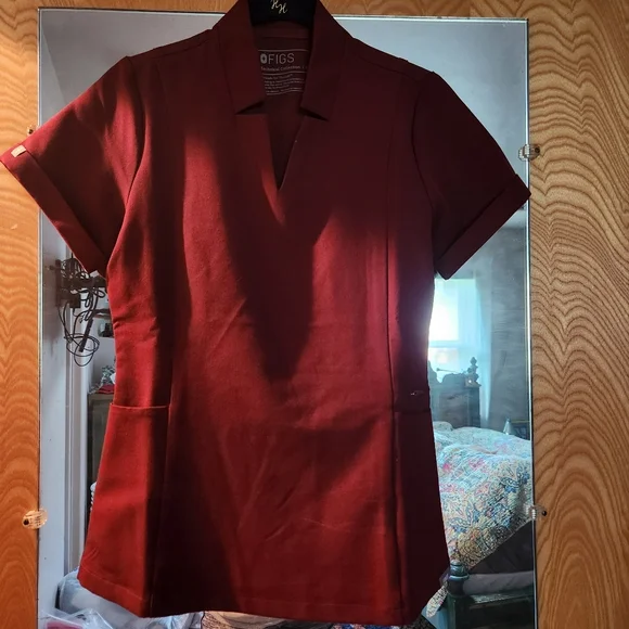 XXS Figs Inala Slim Scrub Top, burgundy - Picture 8 of 11